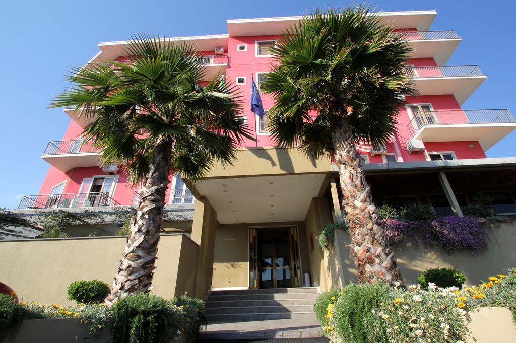 Hotel Carosello Понтеканьяно Экстерьер фото