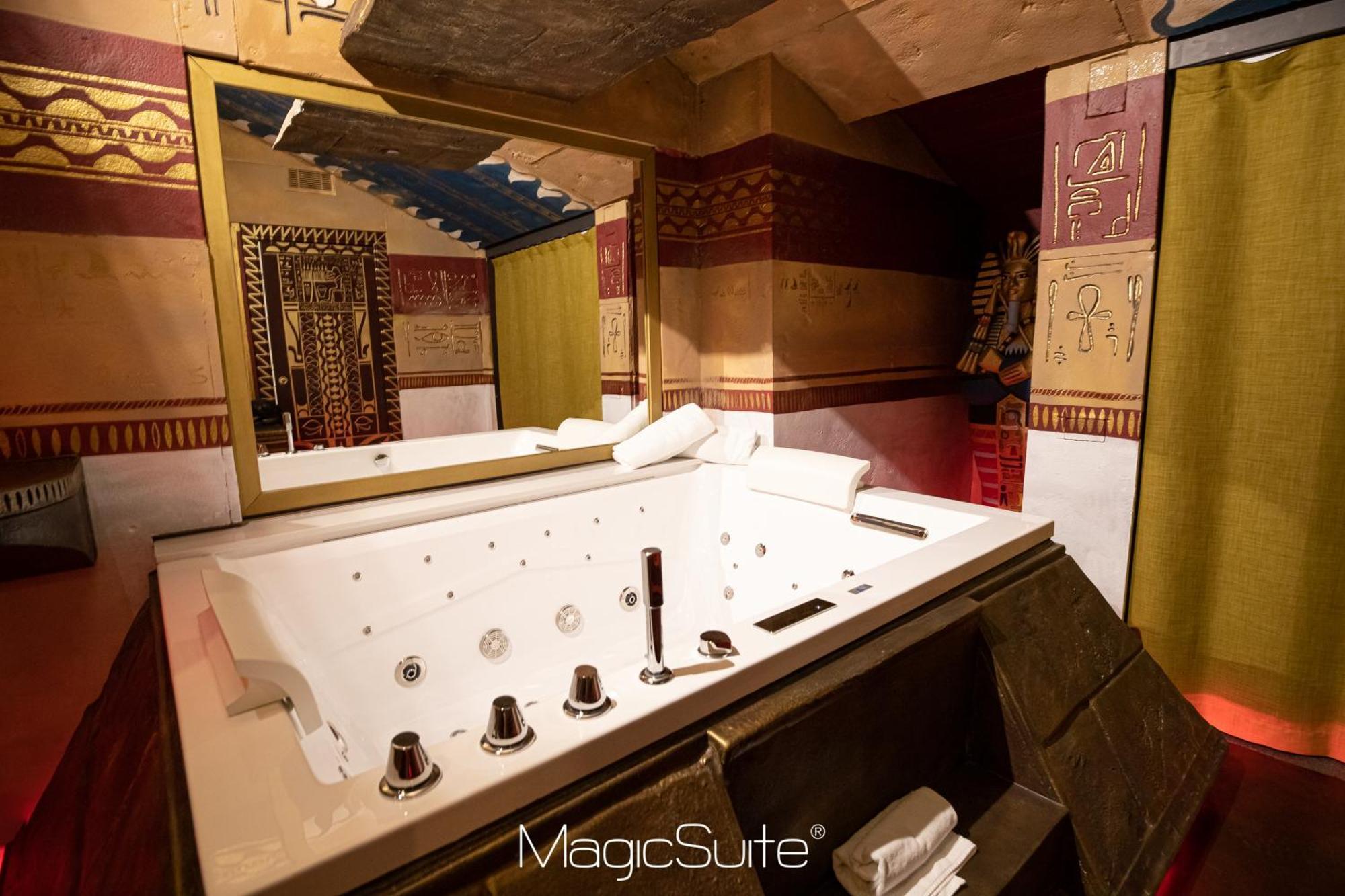 Hotel Carosello Понтеканьяно Экстерьер фото