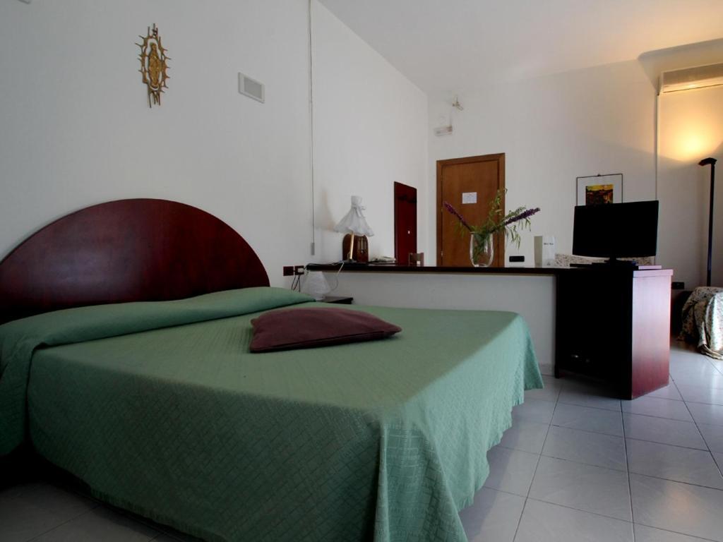 Hotel Carosello Понтеканьяно Экстерьер фото