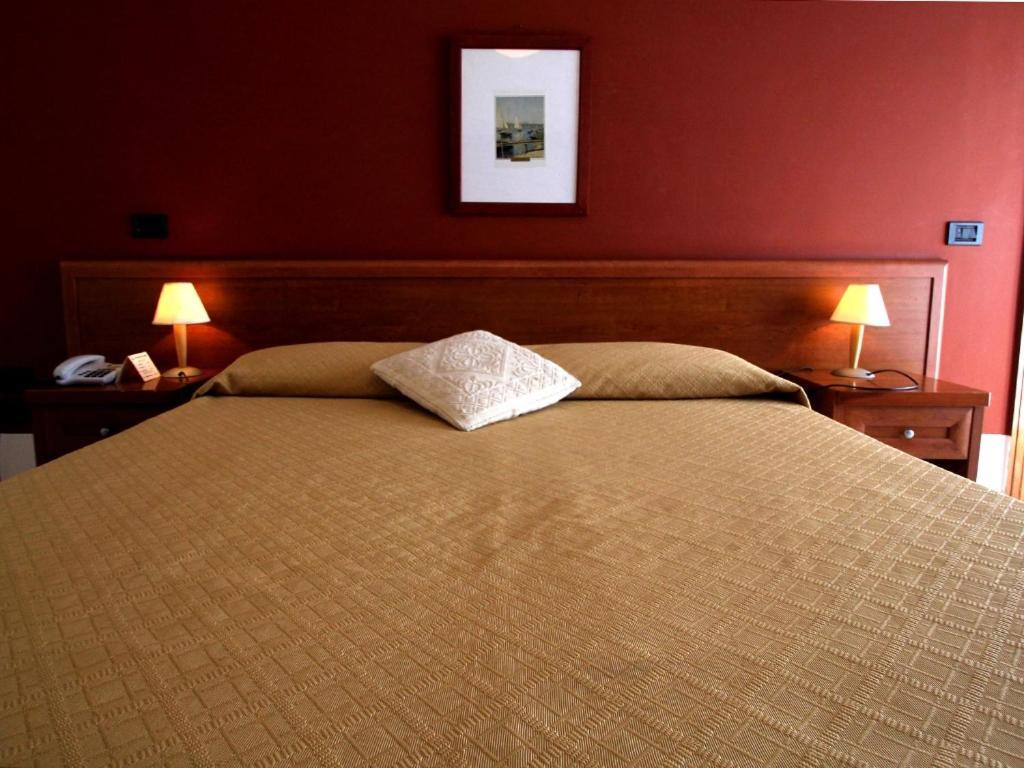 Hotel Carosello Понтеканьяно Экстерьер фото