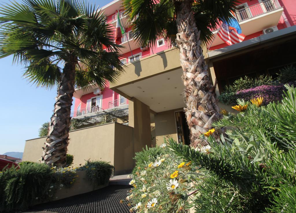 Hotel Carosello Понтеканьяно Экстерьер фото